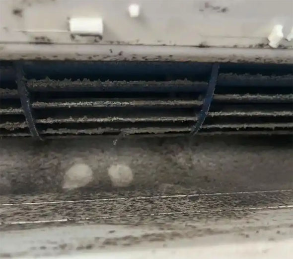 毕节空调吹的风有股烧焦味是怎么回事